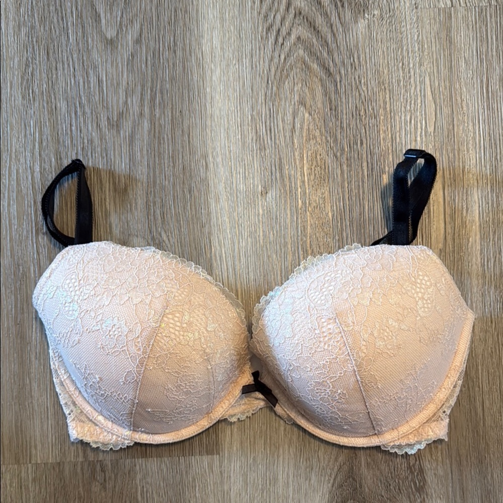 Victoria's Secret Black and Pink Bra with Molded Cups